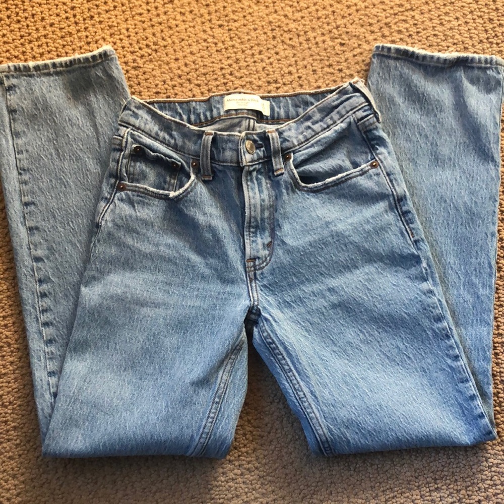 COPY - Women’s Abercrombie and Fitch￼ The Straight Mid Rise 24/00s